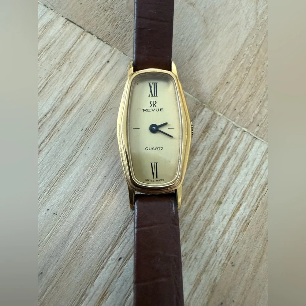 Revue Rare Luxury Ladies Watch Gold-Tone Rectangular Dial Brown Leather Strap
